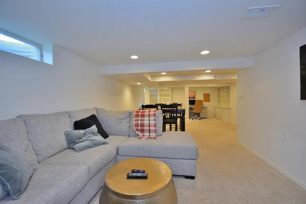 $399,900 | 145 North Lynnwood Lane, Brookfield, WI 53005