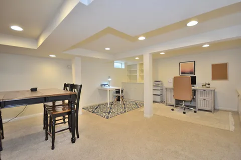 $399,900 | 145 North Lynnwood Lane, Brookfield, WI 53005