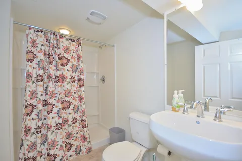 $399,900 | 145 North Lynnwood Lane, Brookfield, WI 53005