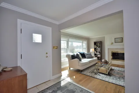 $399,900 | 145 North Lynnwood Lane, Brookfield, WI 53005