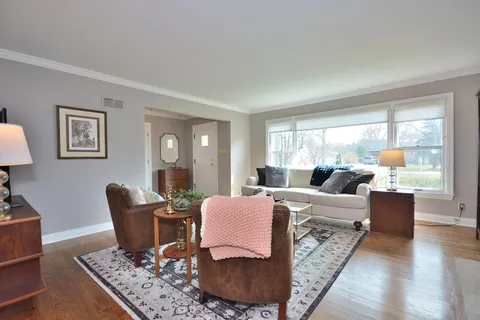 $399,900 | 145 North Lynnwood Lane, Brookfield, WI 53005