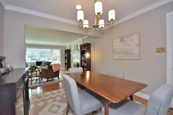 $399,900 | 145 North Lynnwood Lane, Brookfield, WI 53005