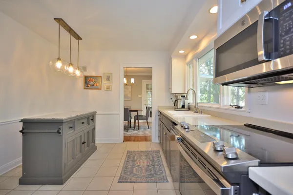 $399,900 | 145 North Lynnwood Lane, Brookfield, WI 53005