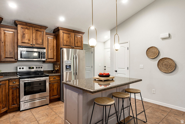 775 Lazy Oak Way Sandy, UT 84070 - Photo 8 of 49