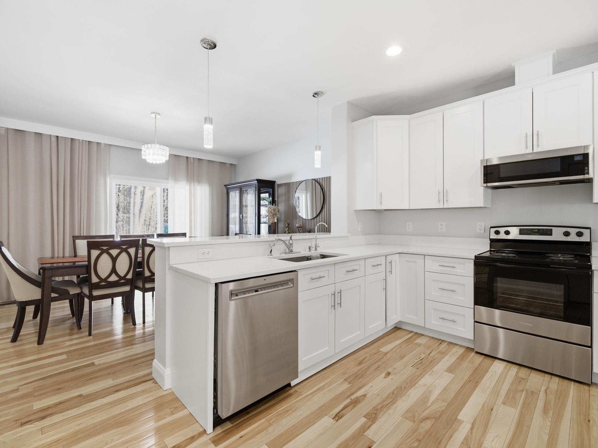 6 Wilshire Lane, Unit 6 Pelham, NH 03076 - Photo 2 of 31