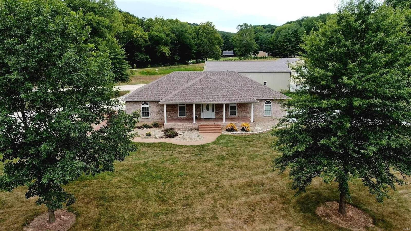 66 Hidden Vly Road Hardin, IL 62047 - Photo 5 of 98 Gallery Image 5
