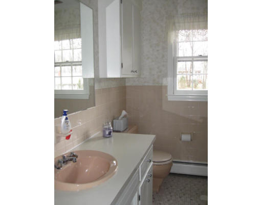 163 Blueberry Hill Road Longmeadow, MA 01106 - Photo 13 of 25 Gallery Image 13