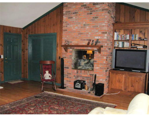 163 Blueberry Hill Road Longmeadow, MA 01106 - Photo 4 of 25 Gallery Image 4