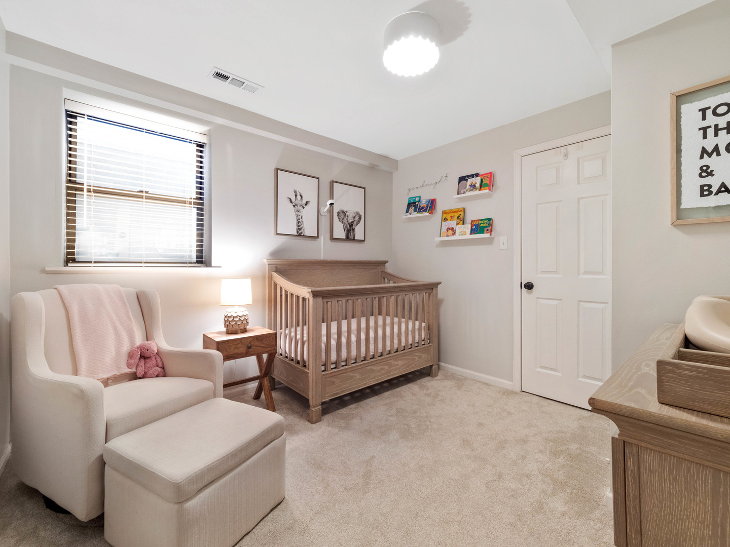 2439 North Burling Street, Unit G Chicago, IL 60614 - Photo 13 of 20 a bedroom with furniture and a window