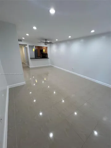 $2,100 | 20730 Northeast 8th Court, Unit 20416, Miami, FL 33179