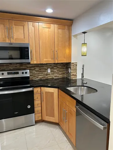$2,100 | 20730 Northeast 8th Court, Unit 20416, Miami, FL 33179