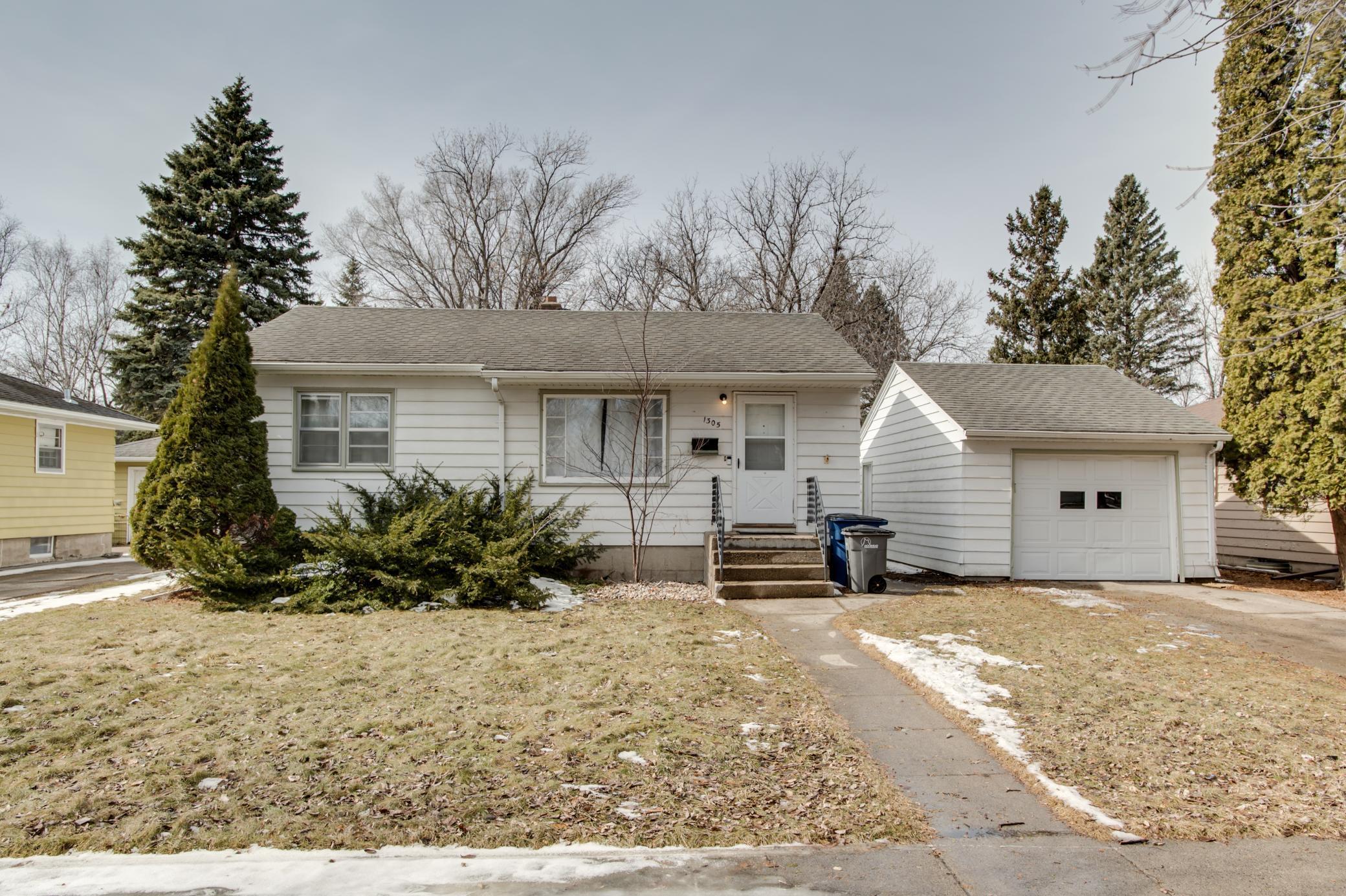 1305 12th Street South Moorhead, MN 56560 - Photo 1 of 40