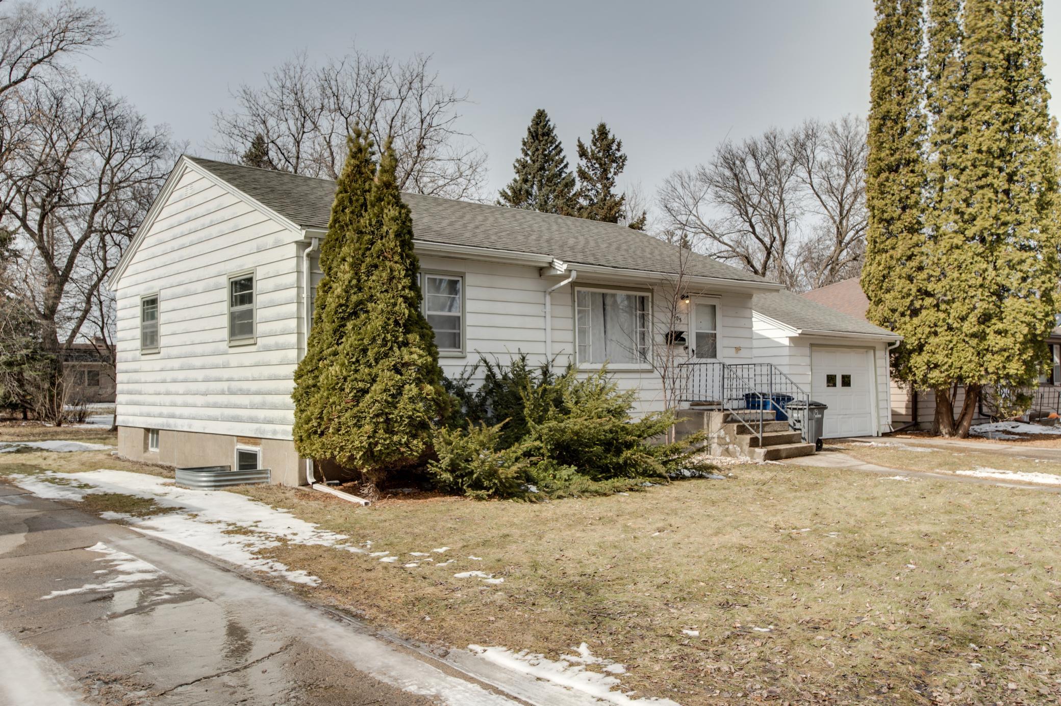 1305 12th Street South Moorhead, MN 56560 - Photo 5 of 40