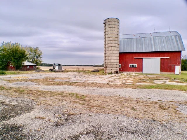 $415,000 | 14086 Highway 76, Caledonia, IL 61011