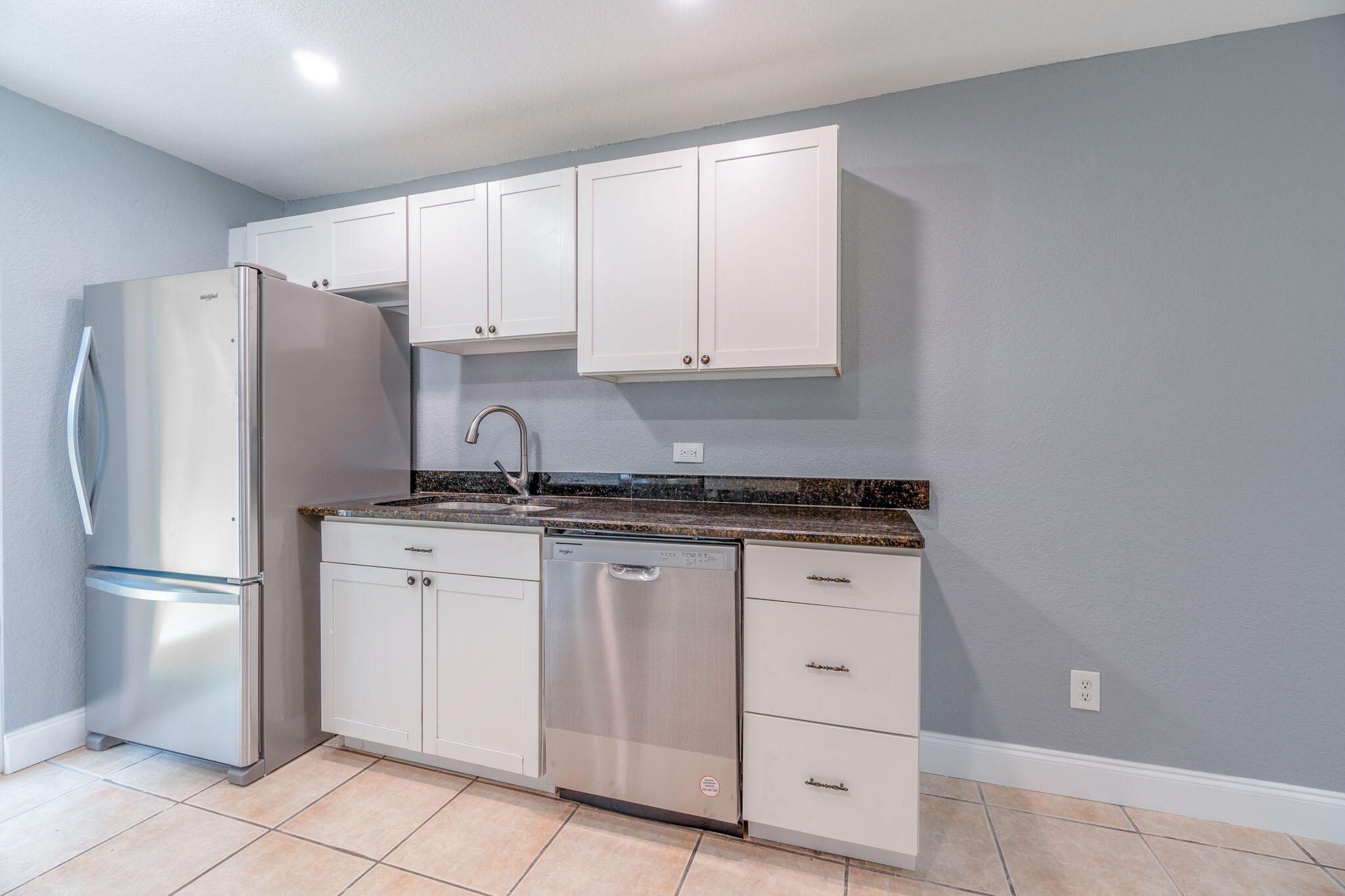 3763 Southeast Dixie Ross Street, Unit 2 Stuart, FL 34997 - Photo 4 of 24 DSC00319-HDR