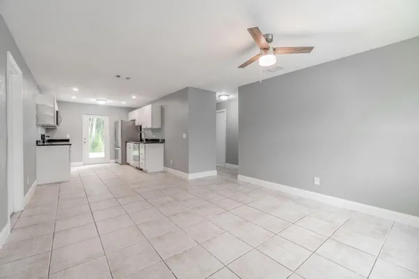$2,385 | 3763 Southeast Dixie Ross Street, Unit 2, Stuart, FL 34997