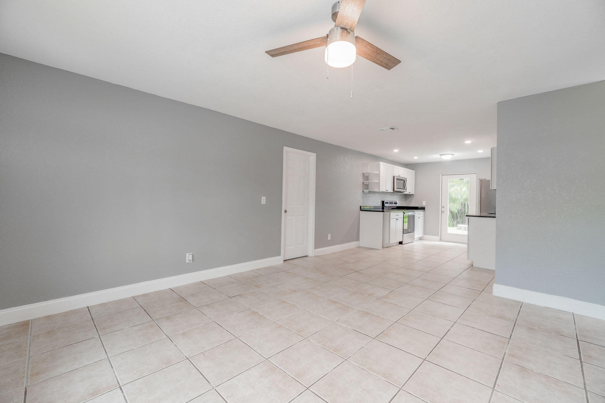 3763 Southeast Dixie Ross Street, Unit 2 Stuart, FL 34997 - Photo 6 of 24 DSC00299-HDR-2