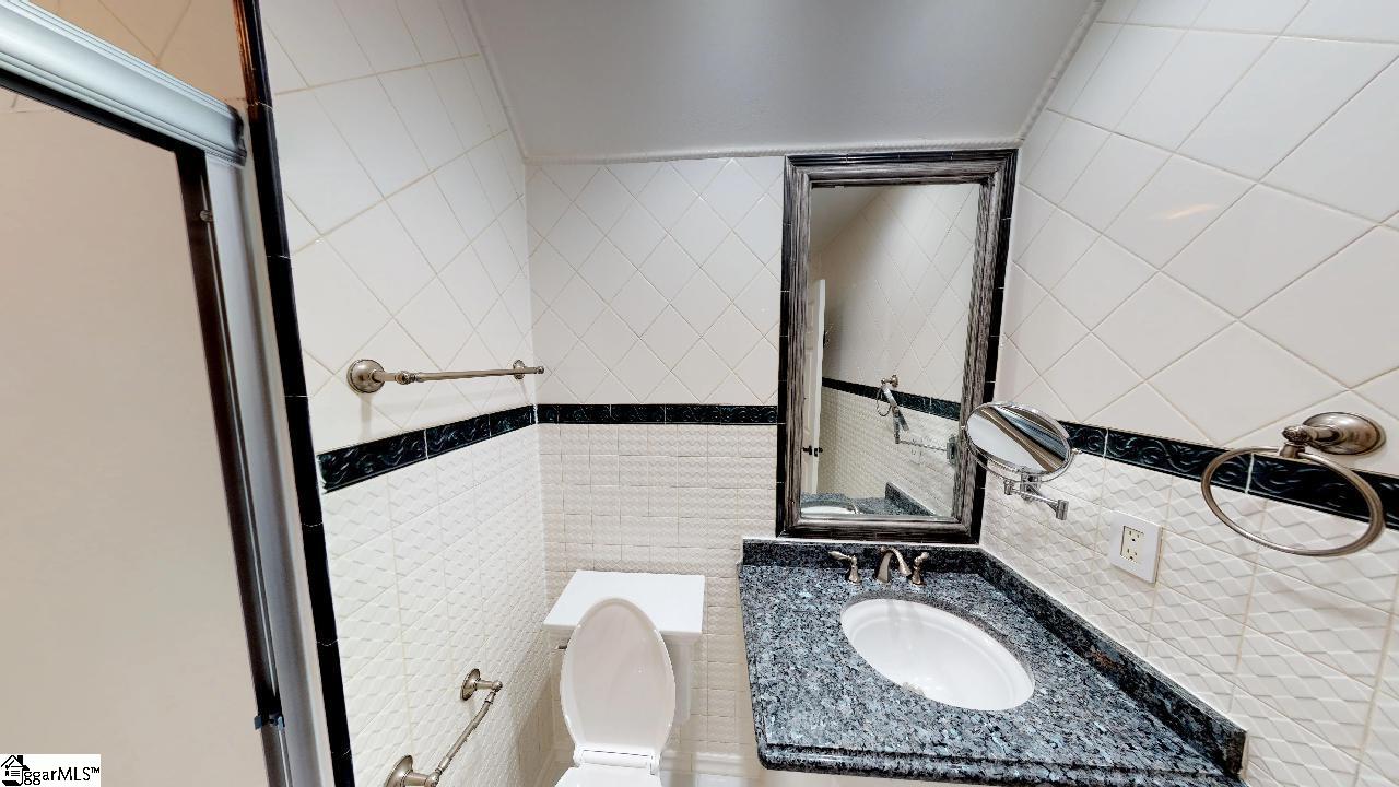 5 Deer Track Road Simpsonville, SC 29681 - Photo 25 of 35 Full bath on third floor