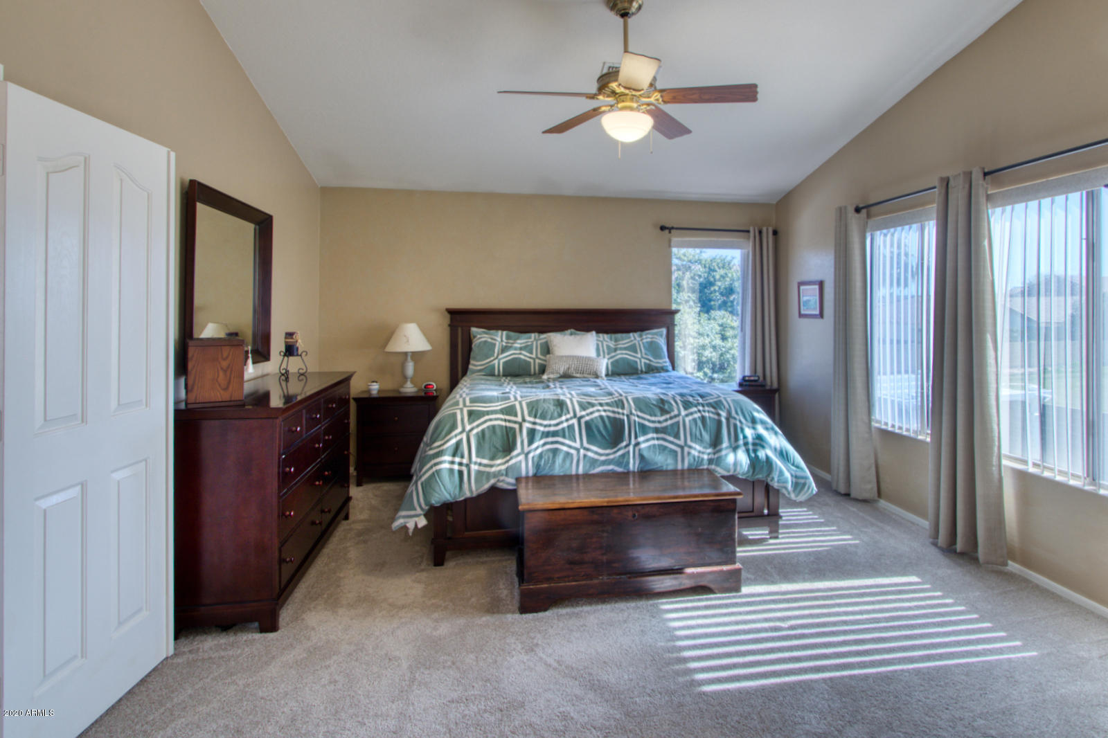 4343 East Del Rio Street Gilbert, AZ 85295 - Photo 23 of 28 4343 Del Rio HDR Interior 54