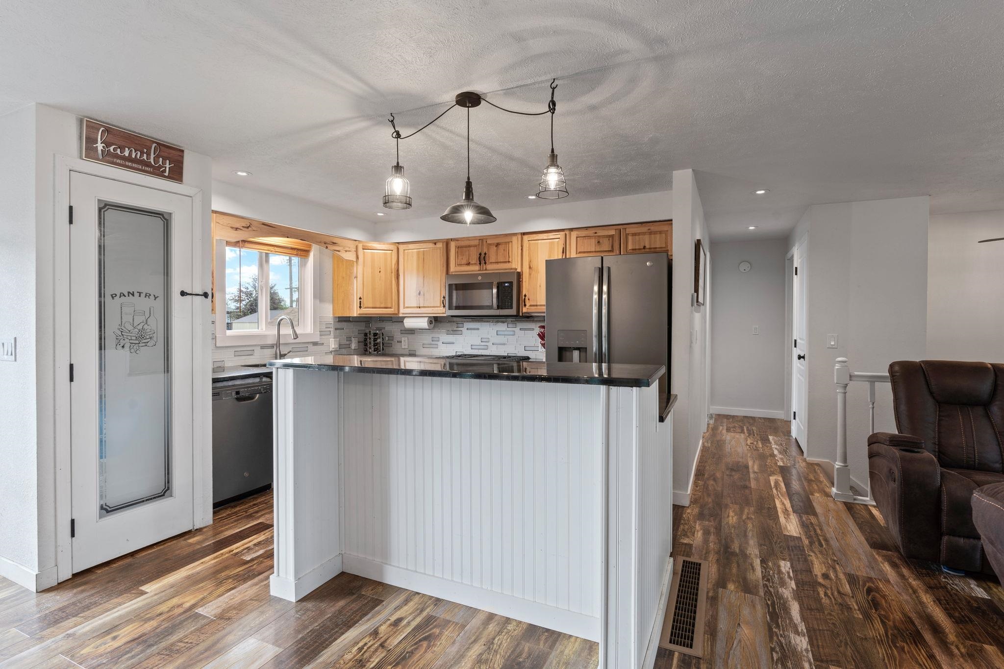 2018 East Columbia Avenue Spokane, WA 99208 - Photo 13 of 38