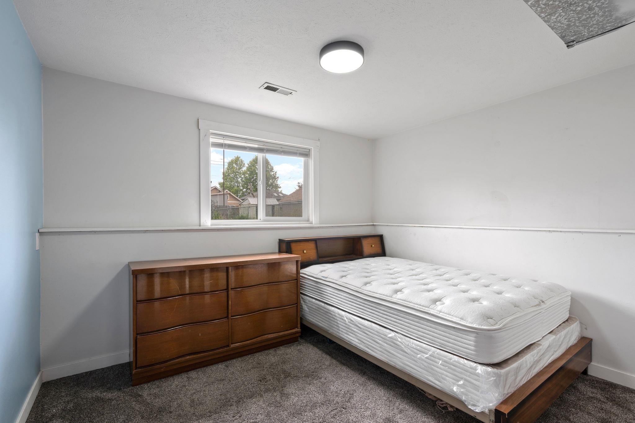 2018 East Columbia Avenue Spokane, WA 99208 - Photo 26 of 38