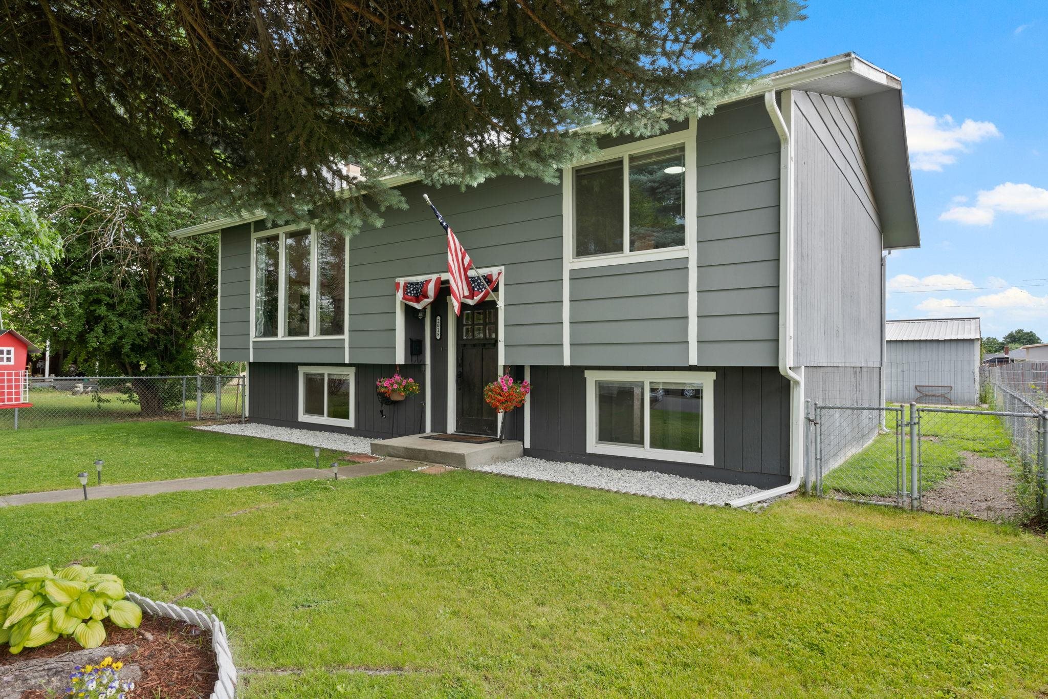 2018 East Columbia Avenue Spokane, WA 99208 - Photo 3 of 38