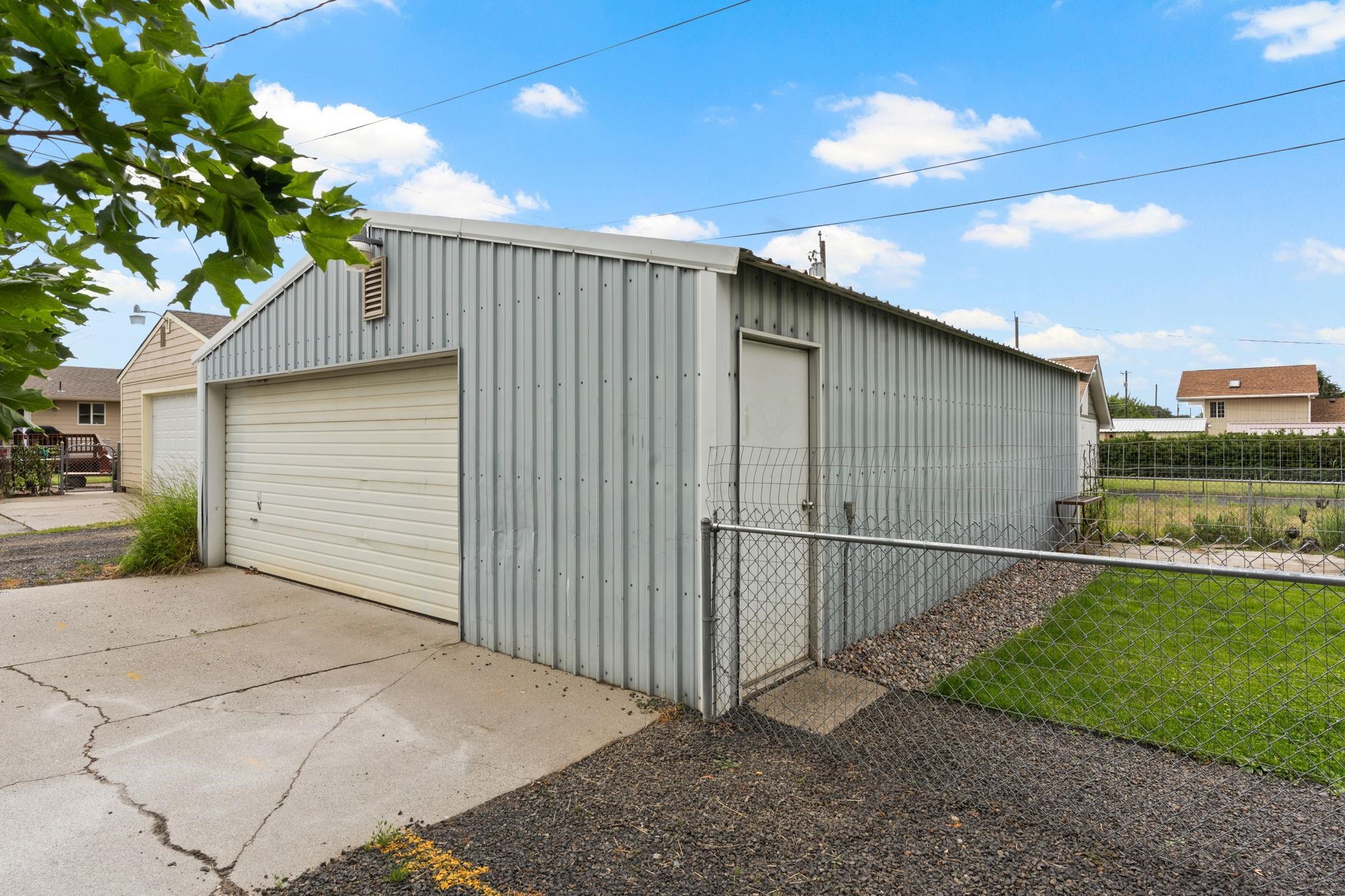 2018 East Columbia Avenue Spokane, WA 99208 - Photo 35 of 38