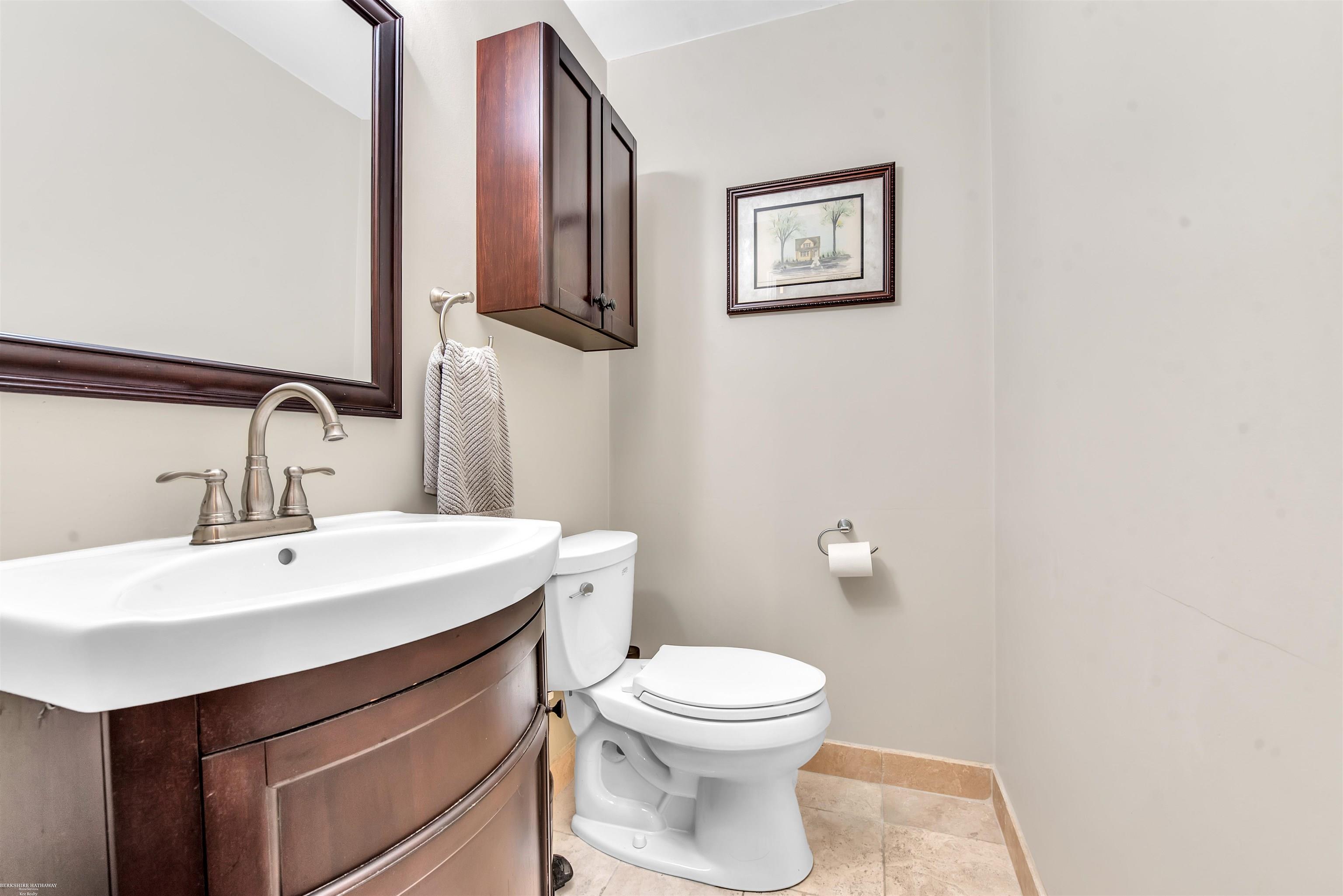 1505 Surrey Lane Rochester, MI 48306 - Photo 13 of 40 50088073-12.JPG