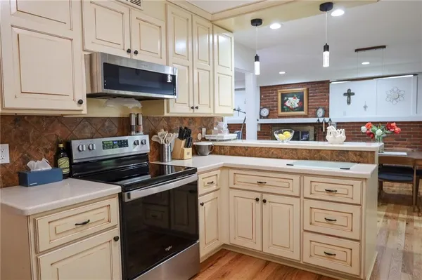 $369,500 | 4824 Mockingbird Lane, St. Joseph, MO 64506