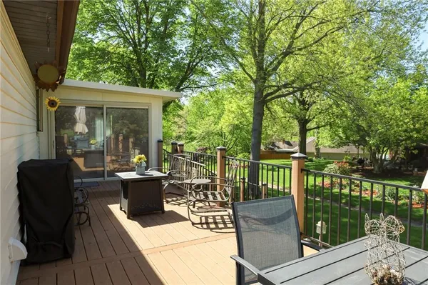 $369,500 | 4824 Mockingbird Lane, St. Joseph, MO 64506