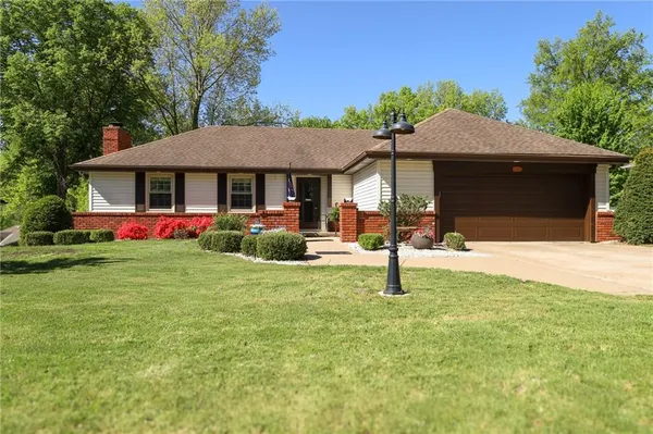 $369,500 | 4824 Mockingbird Lane, St. Joseph, MO 64506