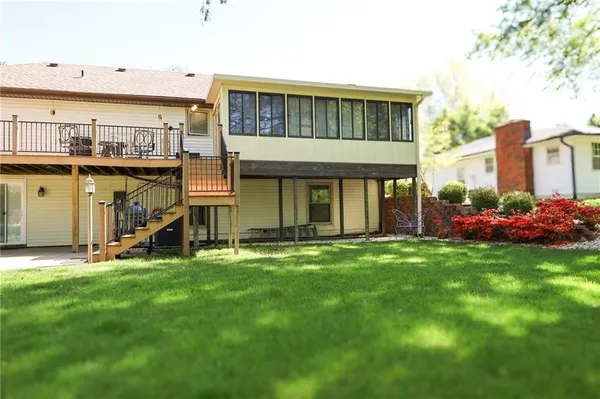 $369,500 | 4824 Mockingbird Lane, St. Joseph, MO 64506