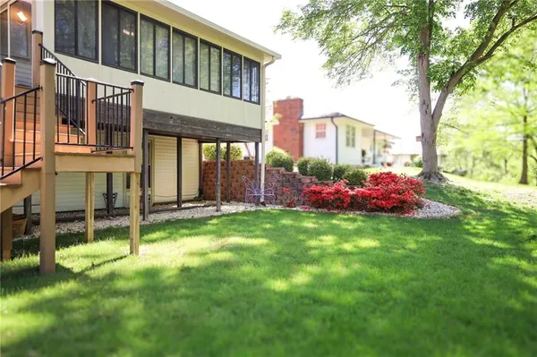 $369,500 | 4824 Mockingbird Lane, St. Joseph, MO 64506
