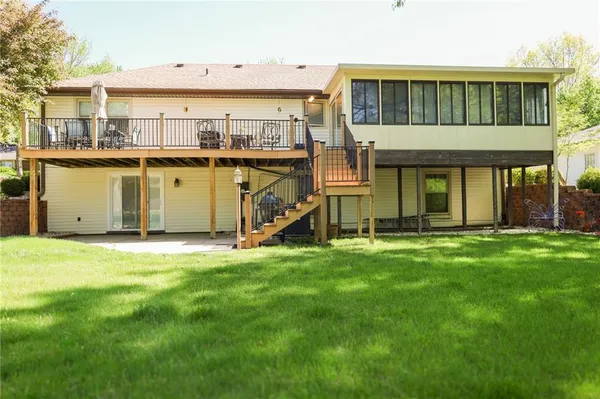 $369,500 | 4824 Mockingbird Lane, St. Joseph, MO 64506