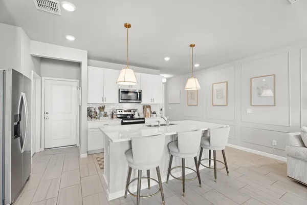 $439,999 | 5612 Southeast Edgewater Circle, Stuart, FL 34997