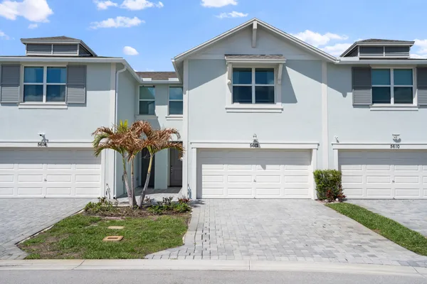 $439,999 | 5612 Southeast Edgewater Circle, Stuart, FL 34997