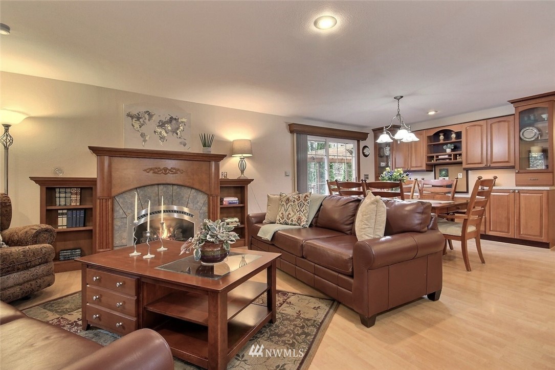 15522 207th Place Southeast Renton, WA 98059 - Photo 6 of 39 Gallery Image 6