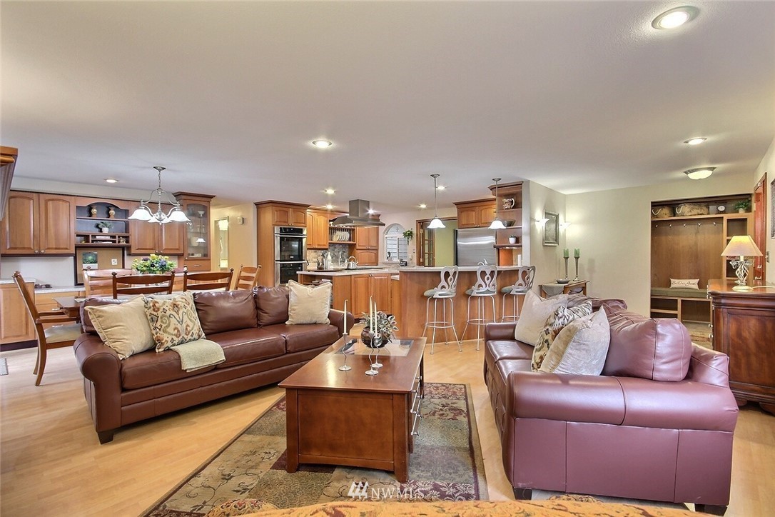 15522 207th Place Southeast Renton, WA 98059 - Photo 7 of 39 Gallery Image 7