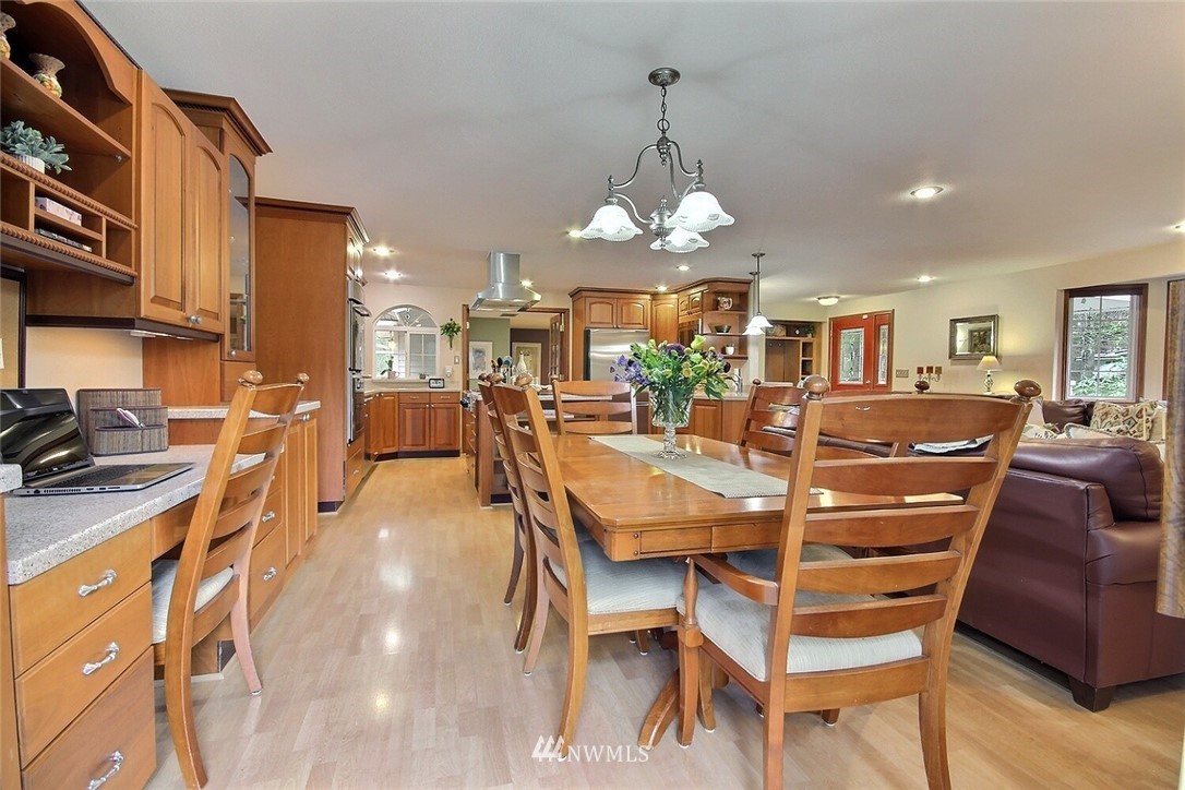 15522 207th Place Southeast Renton, WA 98059 - Photo 8 of 39 Gallery Image 8