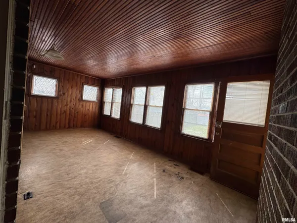 $99,900 | 2537 South 5th Street, Springfield, IL 62703