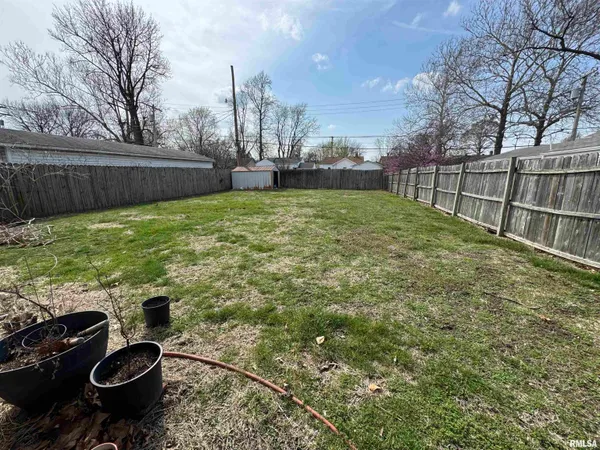 $99,900 | 2537 South 5th Street, Springfield, IL 62703