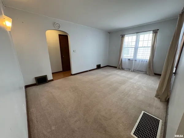 $99,900 | 2537 South 5th Street, Springfield, IL 62703