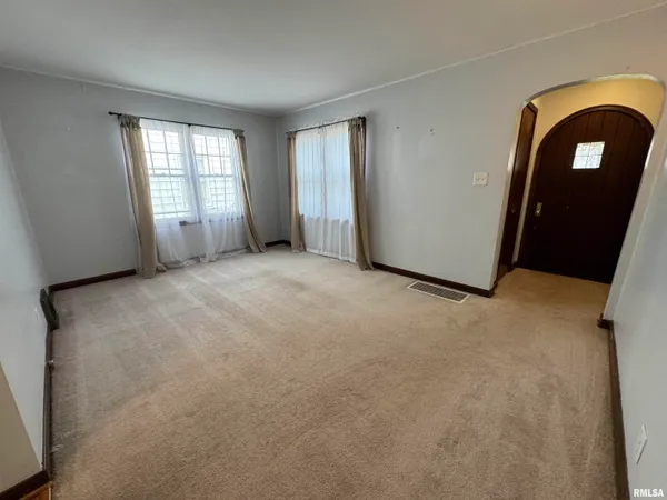 $99,900 | 2537 South 5th Street, Springfield, IL 62703