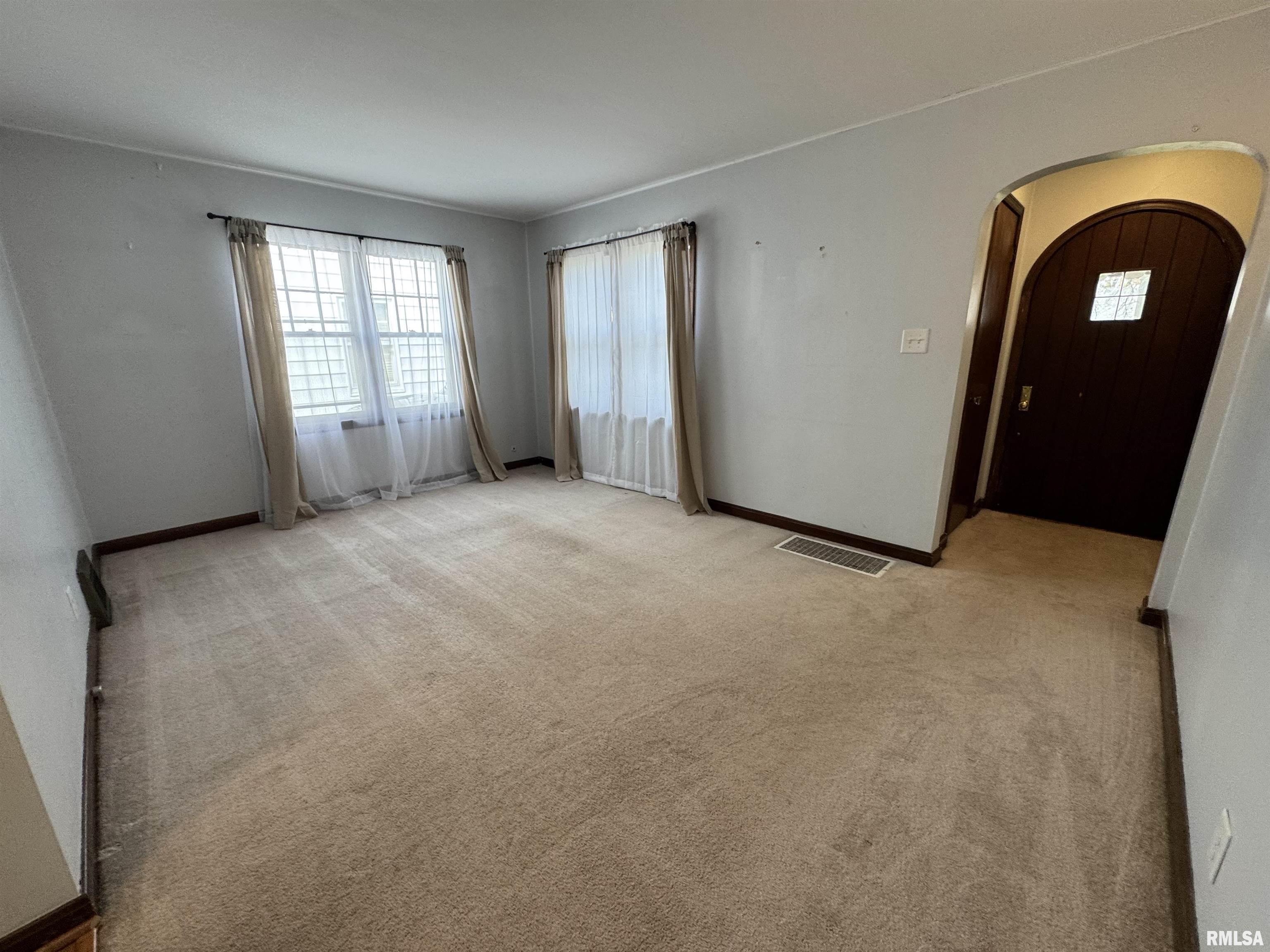 2537 South 5th Street Springfield, IL 62703 - Photo 3 of 16