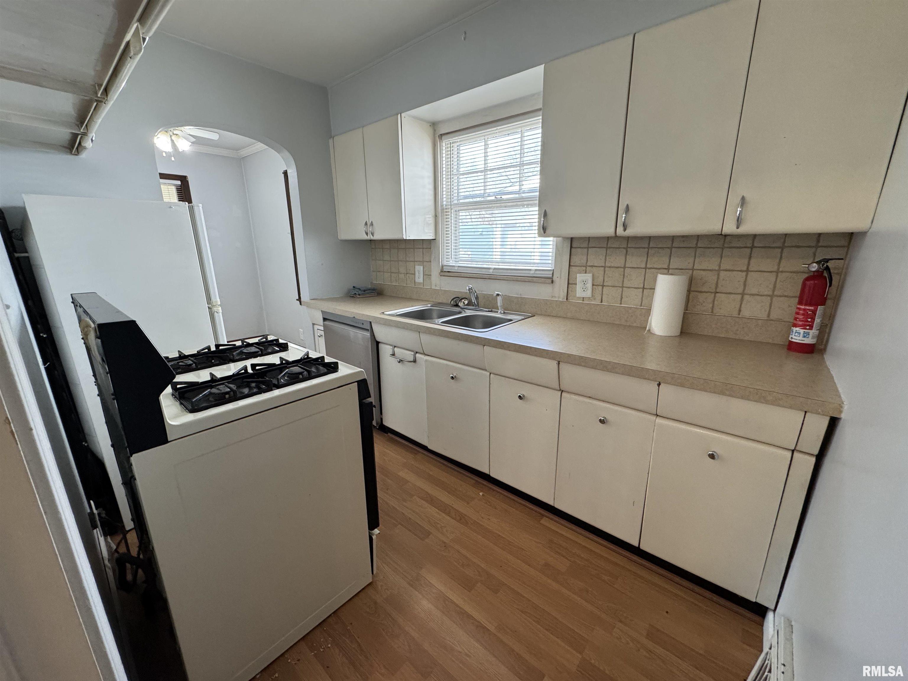 2537 South 5th Street Springfield, IL 62703 - Photo 5 of 16