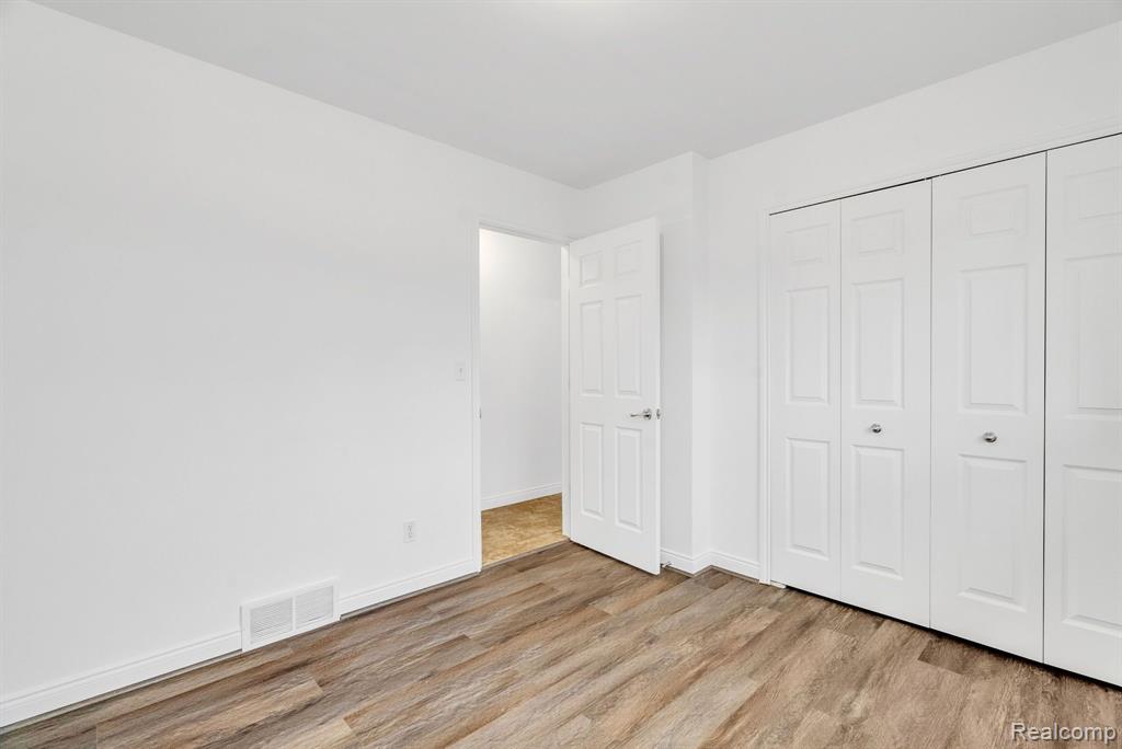 50500 Card Road Macomb, MI 48044 - Photo 22 of 33