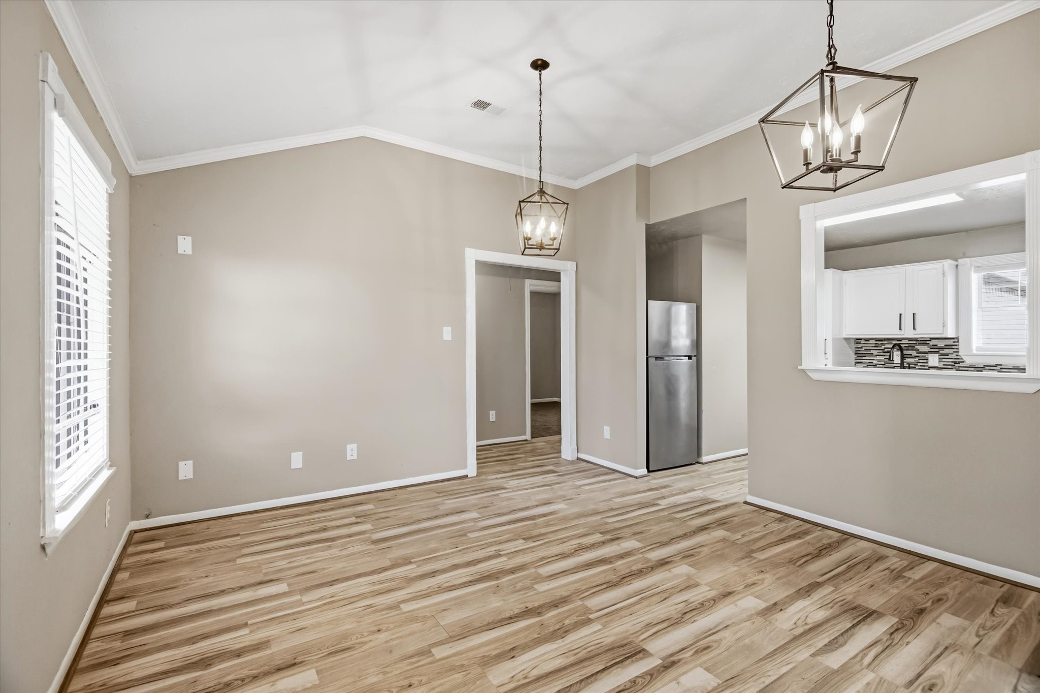 5418 Pershing Street Houston, TX 77033 - Photo 9 of 36