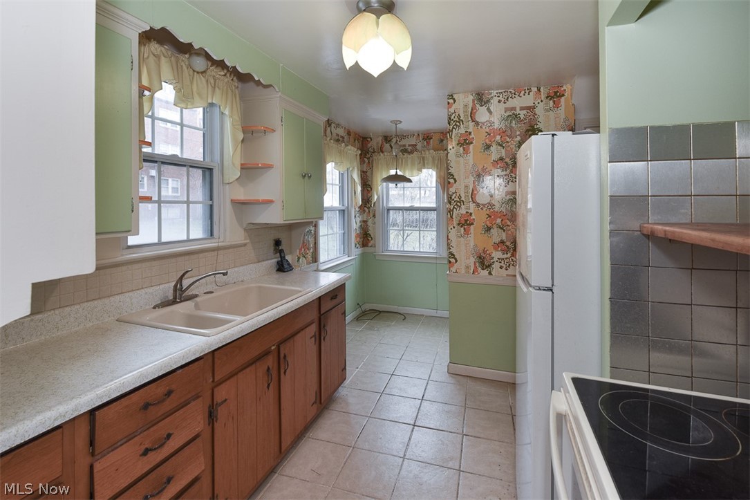 3415 Milverton Road Shaker Heights, OH 44120 - Photo 8 of 27 Gallery Image 8