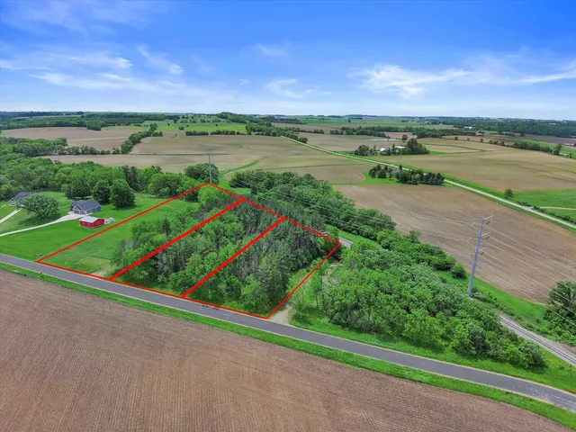 $99,900 | W8011 Loveland Road, Poynette, WI 53955