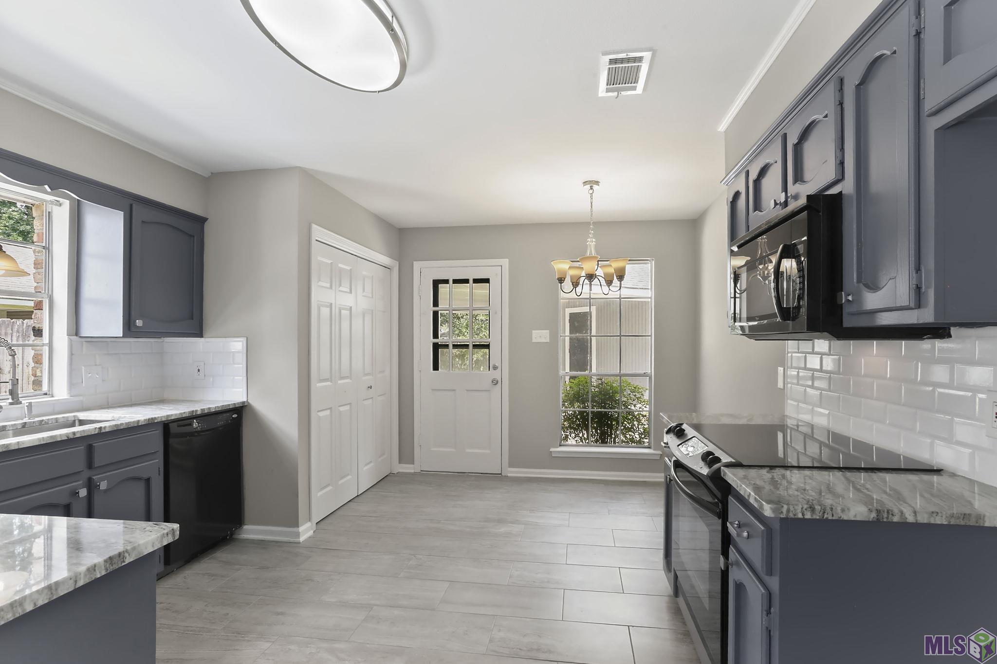3925 Country View Drive Baton Rouge, LA 70817 - Photo 3 of 14 Gallery Image 3